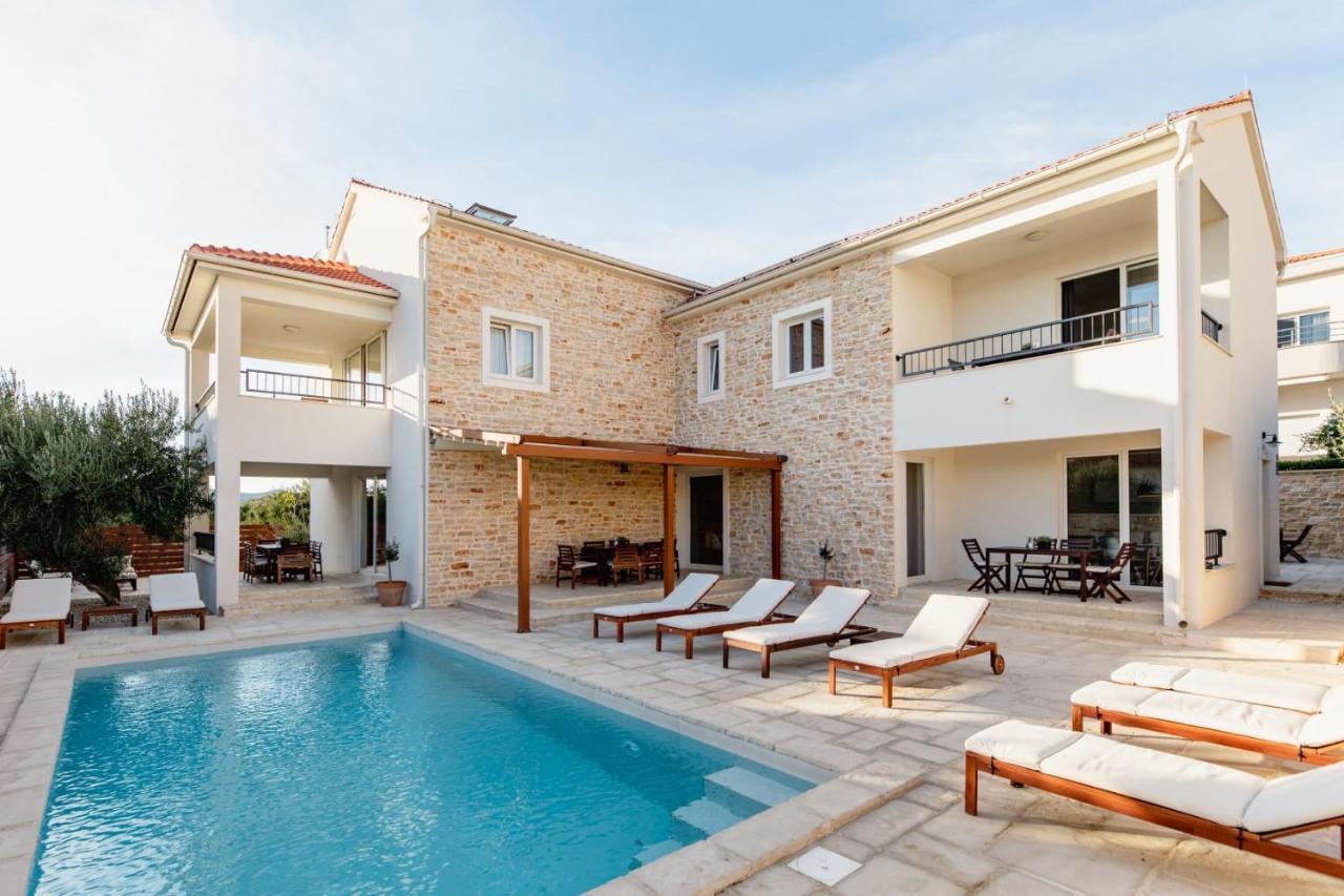 Olive Tree Apartments Водице Екстериор снимка