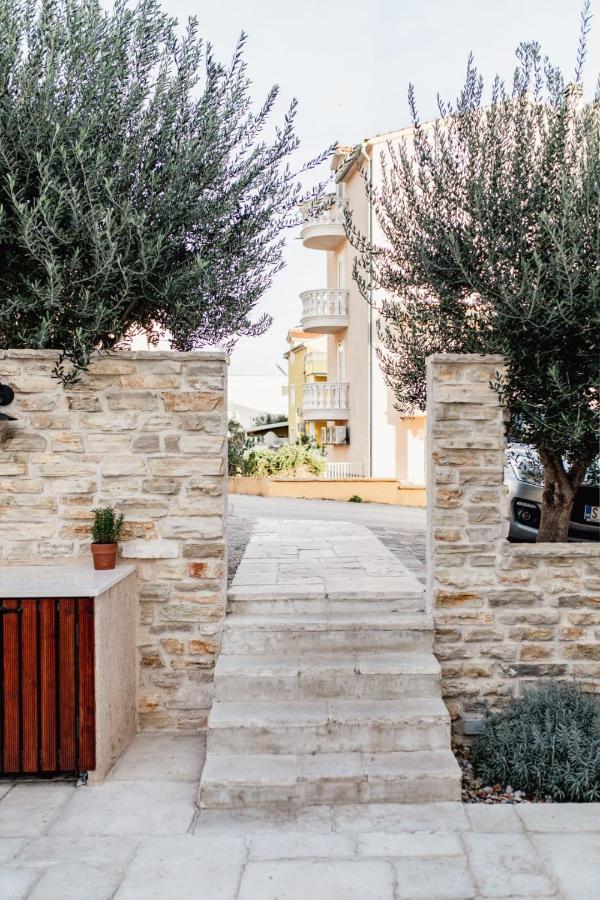 Olive Tree Apartments Водице Екстериор снимка