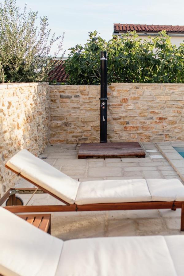 Olive Tree Apartments Водице Екстериор снимка