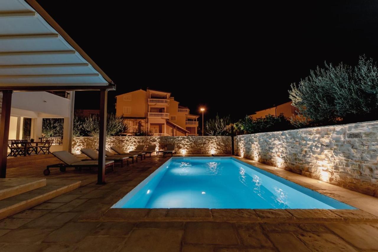 Olive Tree Apartments Водице Екстериор снимка