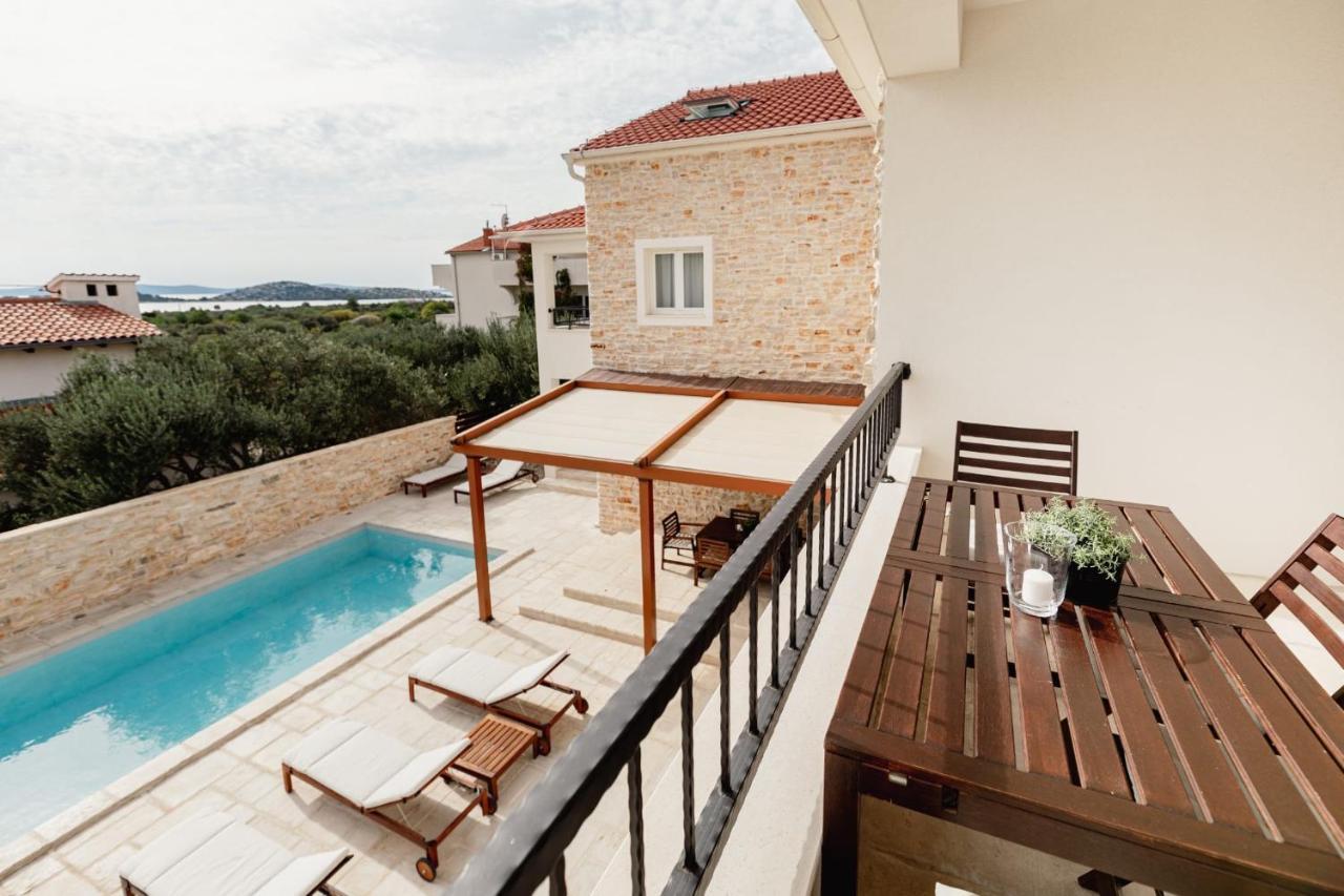 Olive Tree Apartments Водице Екстериор снимка