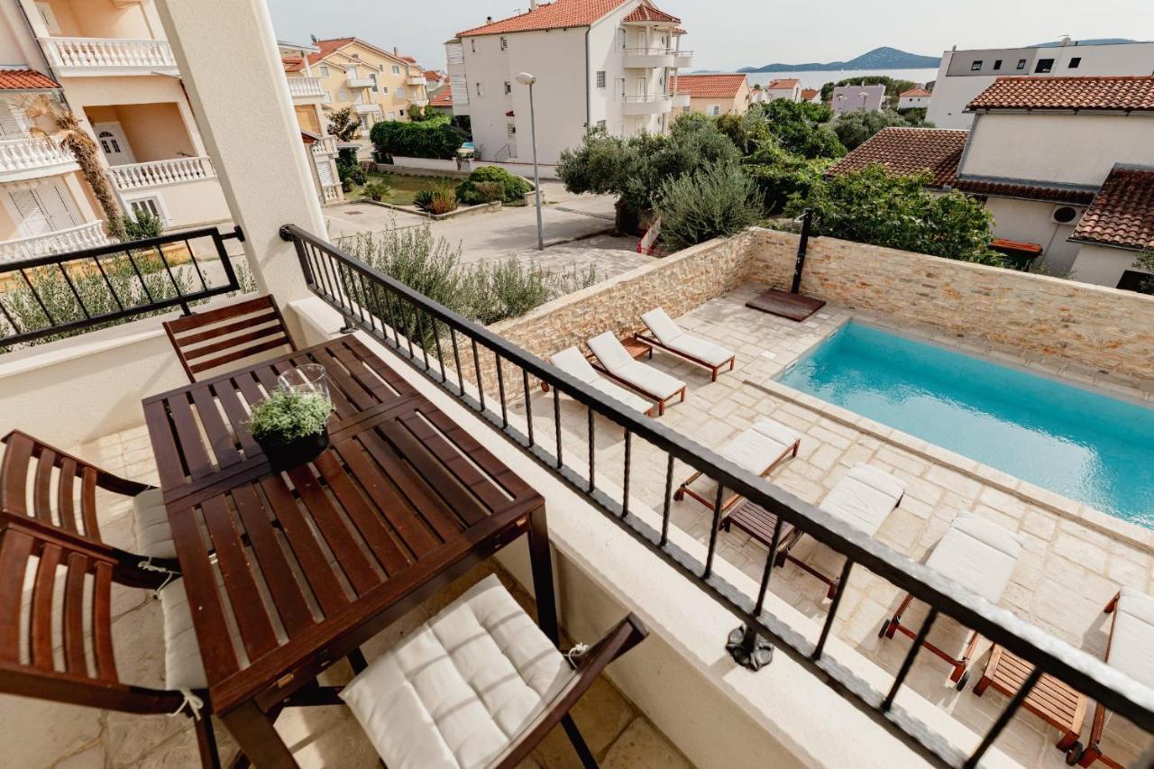 Olive Tree Apartments Водице Екстериор снимка