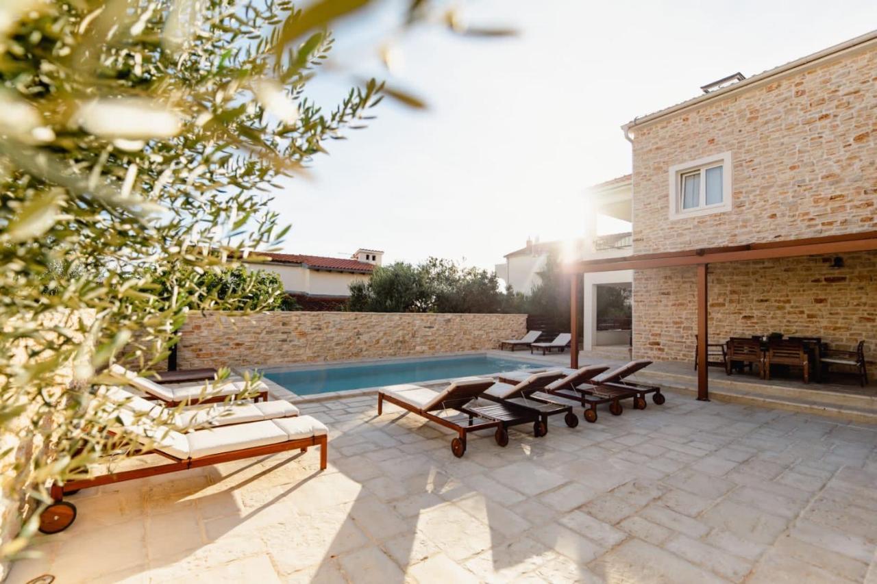 Olive Tree Apartments Водице Екстериор снимка