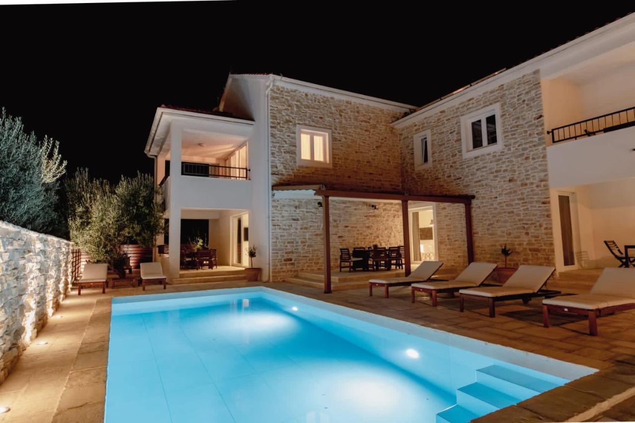 Olive Tree Apartments Водице Екстериор снимка
