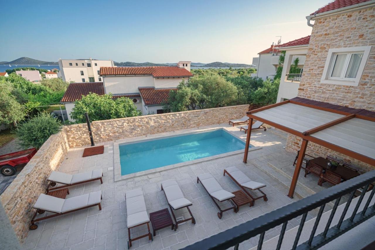 Olive Tree Apartments Водице Екстериор снимка