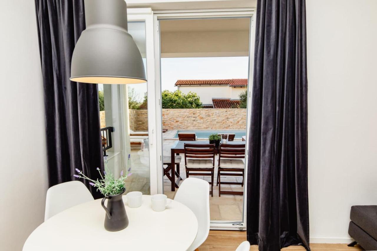 Olive Tree Apartments Водице Екстериор снимка