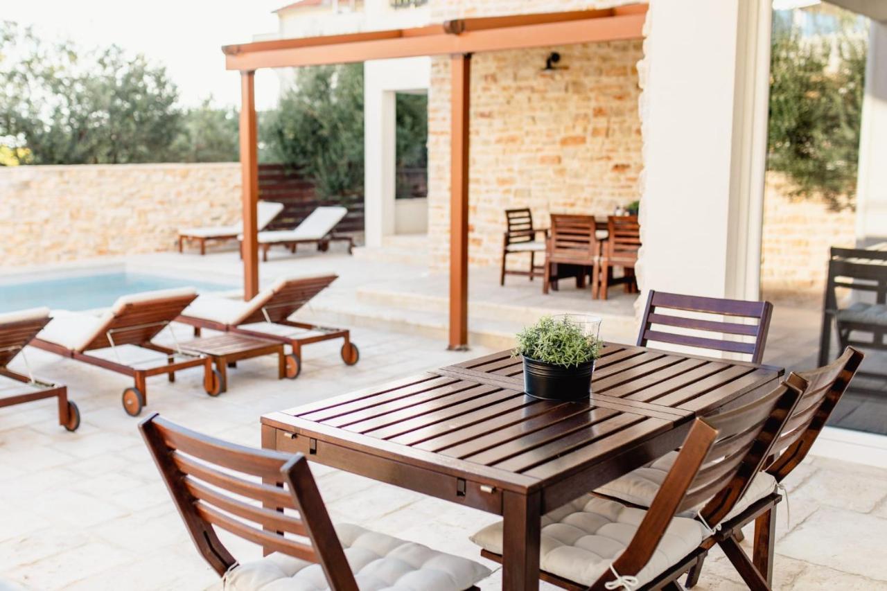 Olive Tree Apartments Водице Екстериор снимка