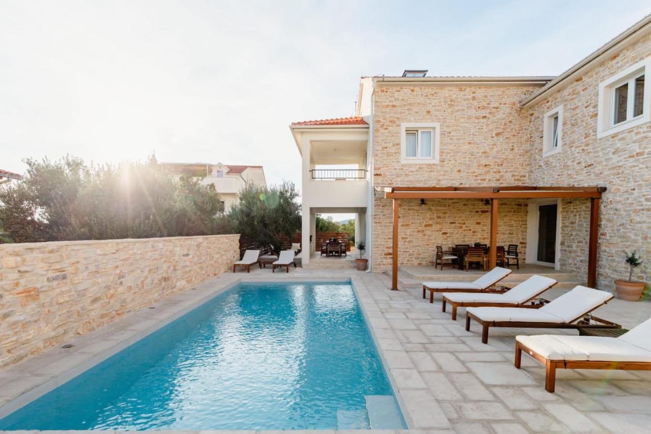 Olive Tree Apartments Водице Екстериор снимка