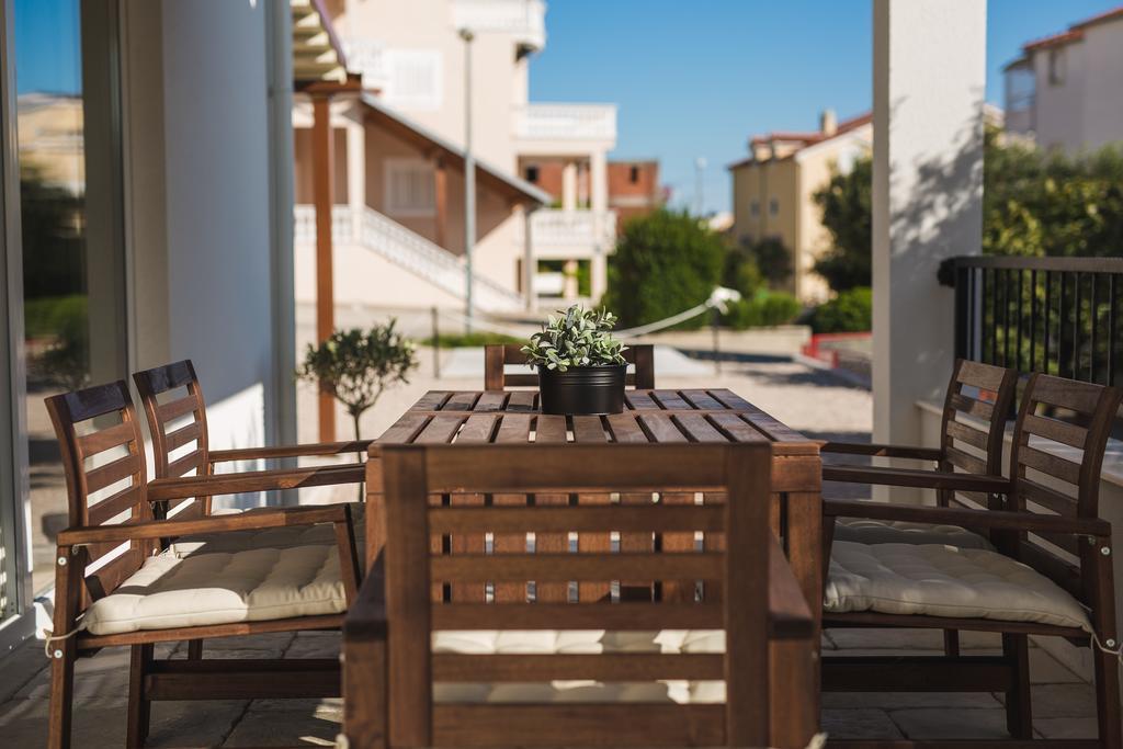 Olive Tree Apartments Водице Екстериор снимка