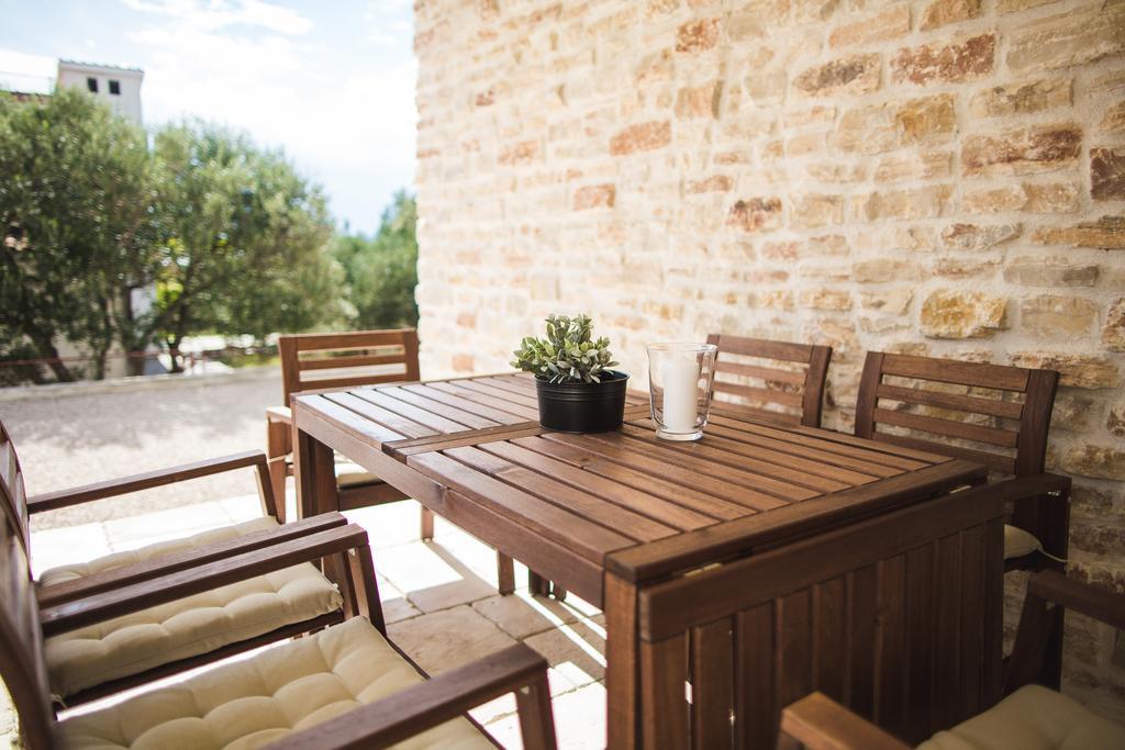 Olive Tree Apartments Водице Екстериор снимка