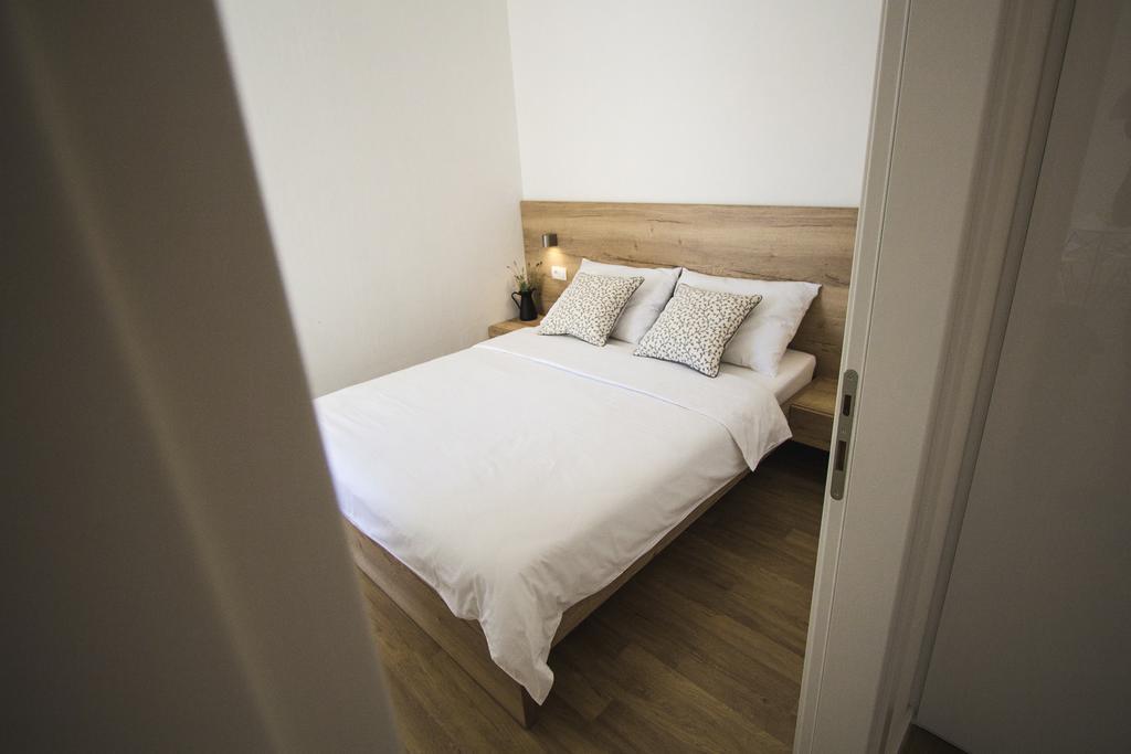 Olive Tree Apartments Водице Екстериор снимка