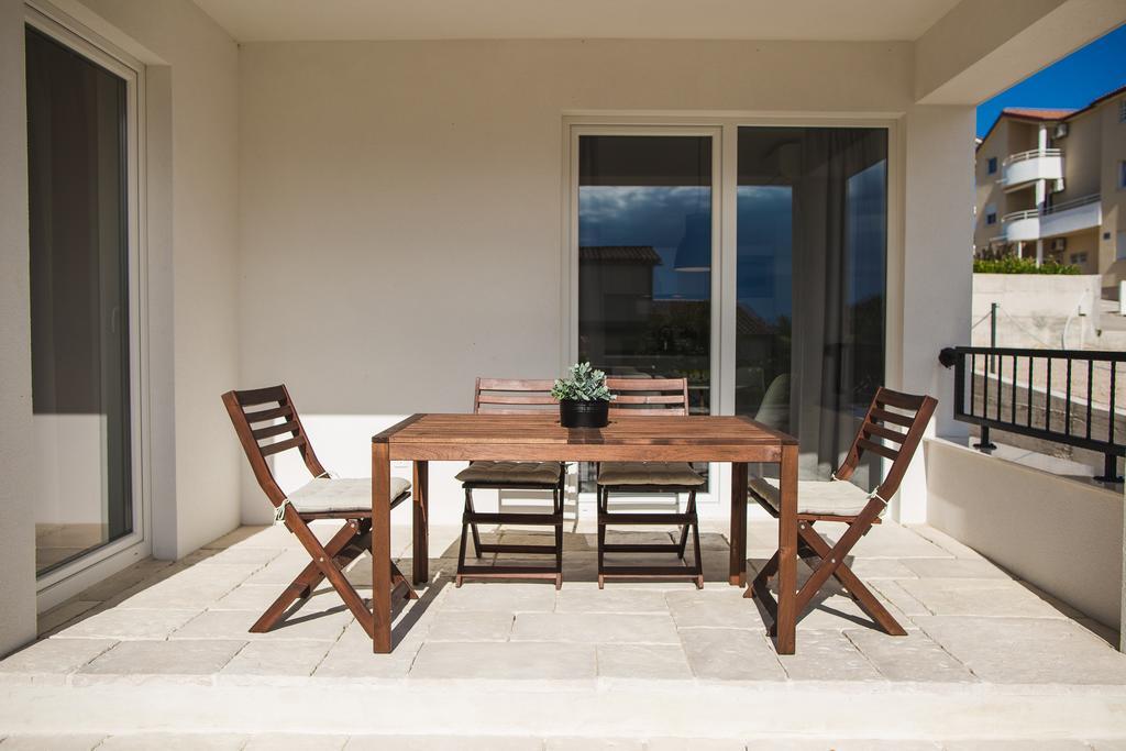 Olive Tree Apartments Водице Екстериор снимка