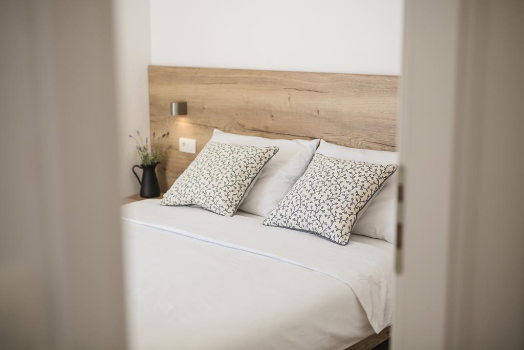 Olive Tree Apartments Водице Екстериор снимка