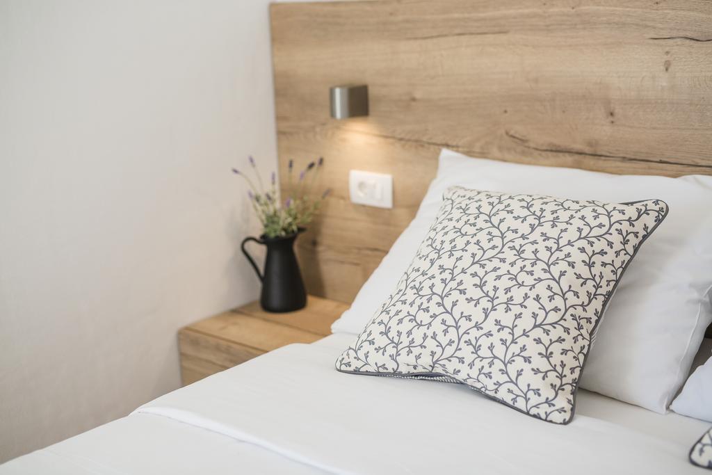 Olive Tree Apartments Водице Екстериор снимка