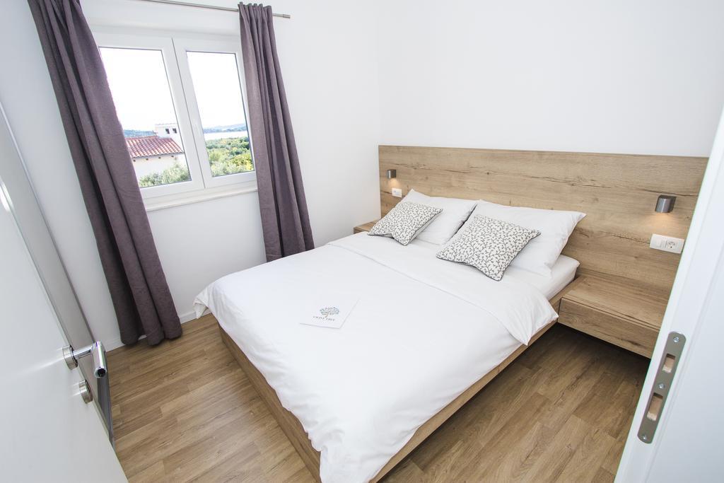 Olive Tree Apartments Водице Екстериор снимка