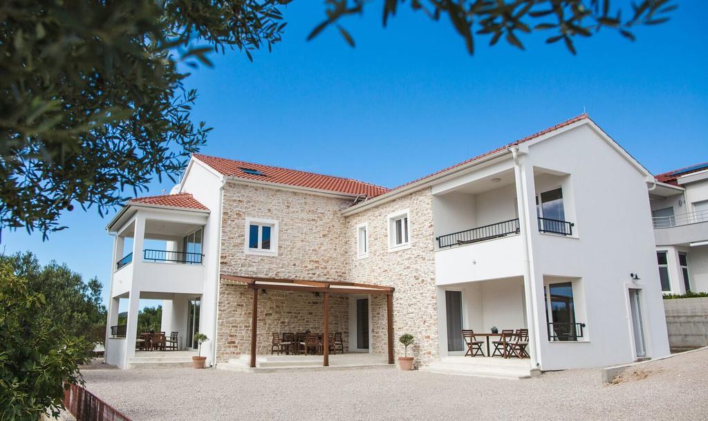 Olive Tree Apartments Водице Екстериор снимка
